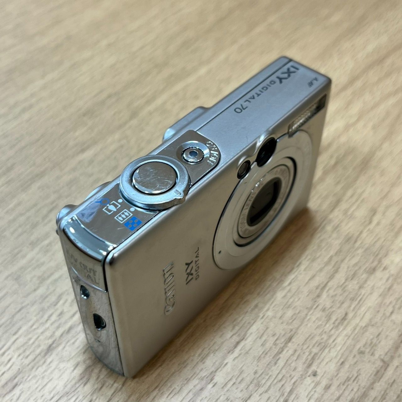 W*s様 Canon コンパクトデジタルカメラ IXY DIGITAL70 コン Amazon | Canon IXY DIGITAL イクシィデジタル IXY-D70