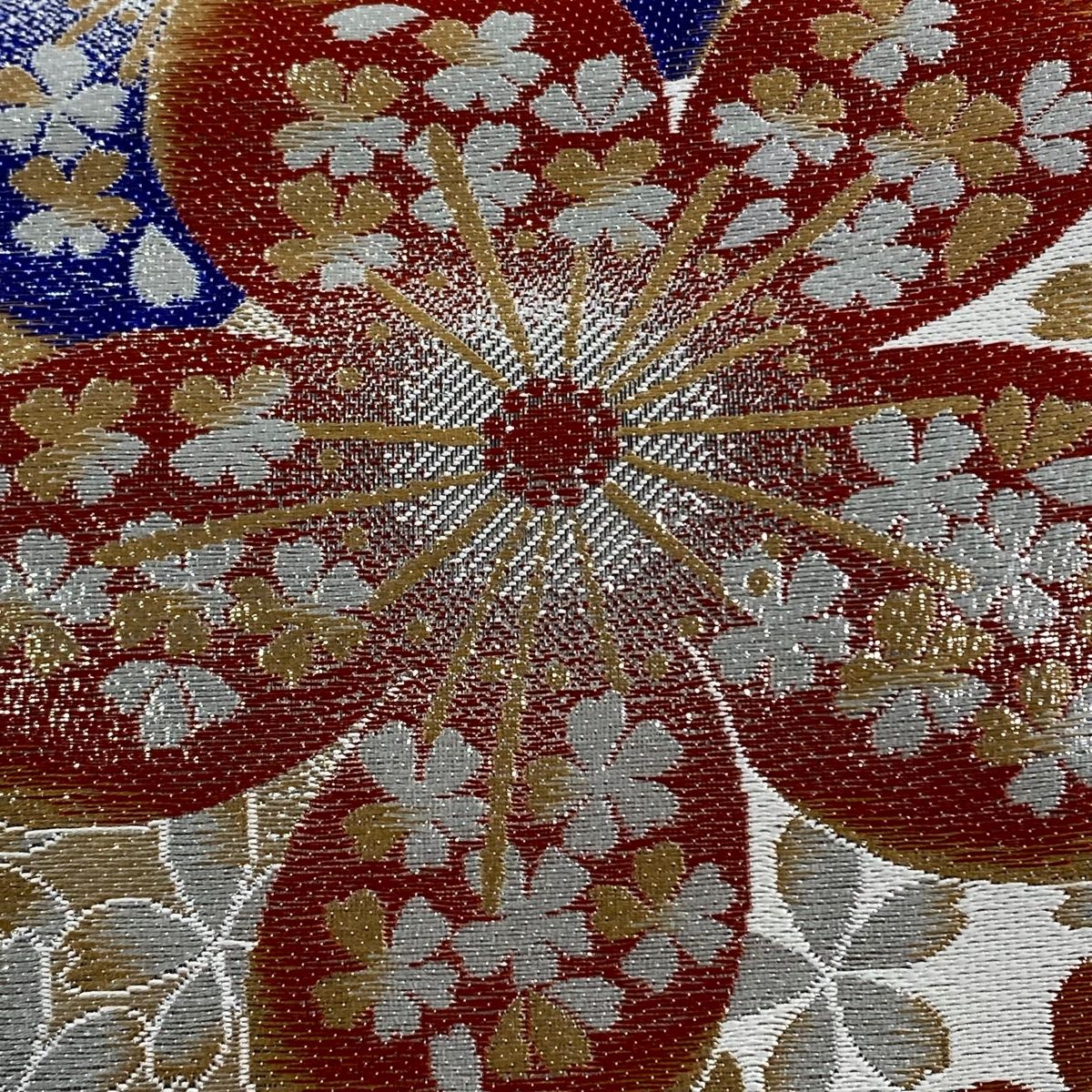 袋帯 秀品 振袖向き 桜 箔 白 六通 正絹 【中古】 - メルカリ
