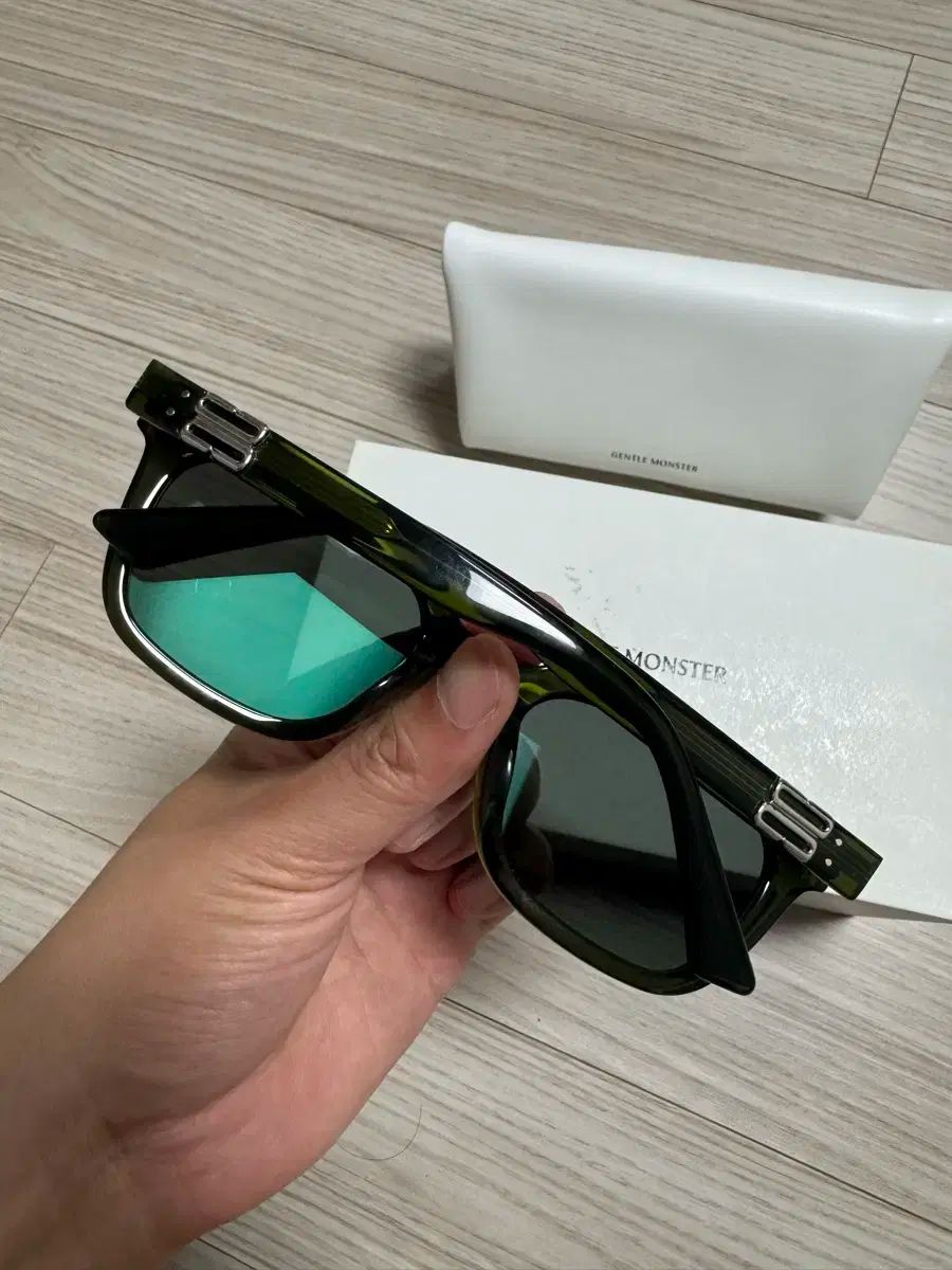 GENTLE MONSTER MUSEE (ジェントルモンスター) バキ GENTLE MONSTER ジェントル モンスター FW25 ATOMIC-02(B) / SIL