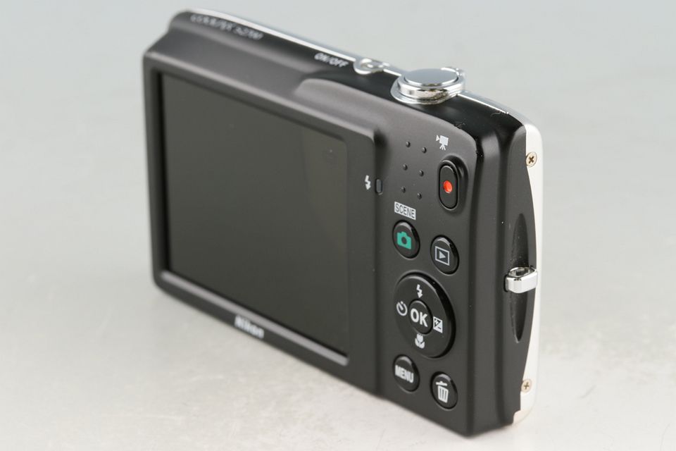 Coolpix S2700