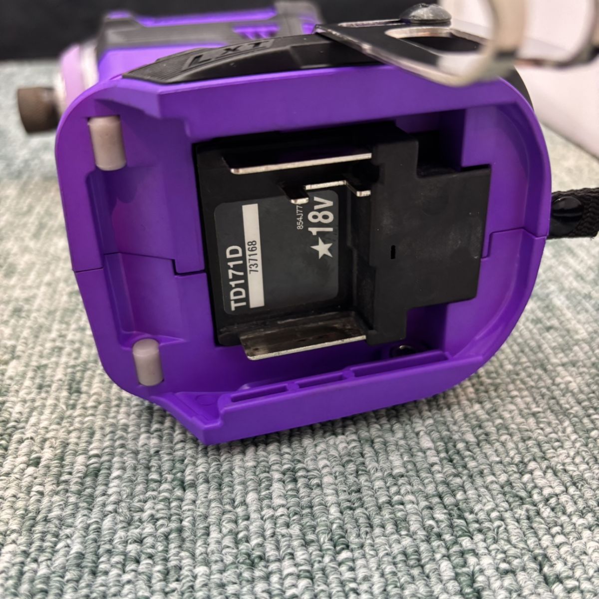 TD171D 充電式インパクトドライバ