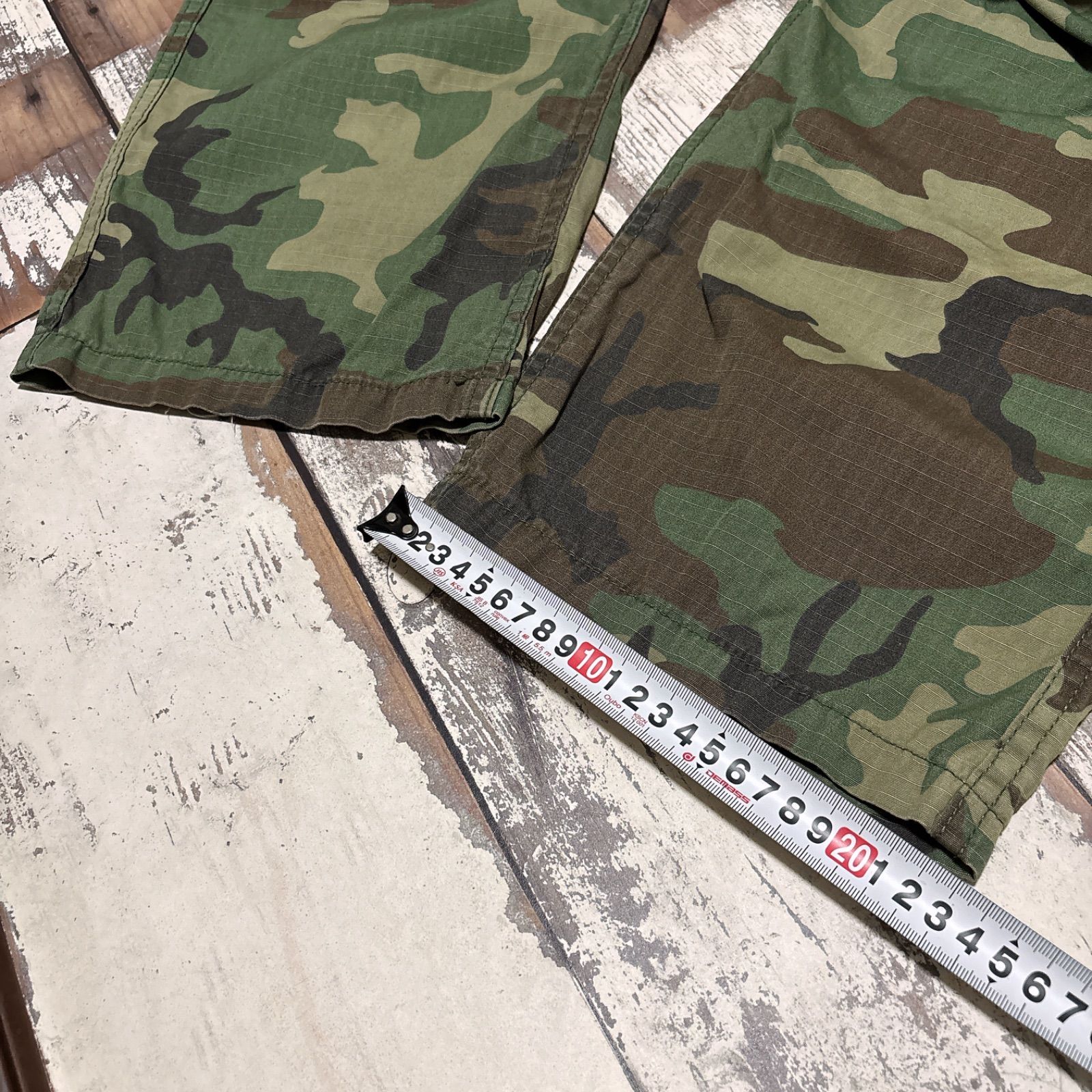 美品 AVIREX アヴィレックス 迷彩柄カーゴパンツ ミリタリーパンツ 