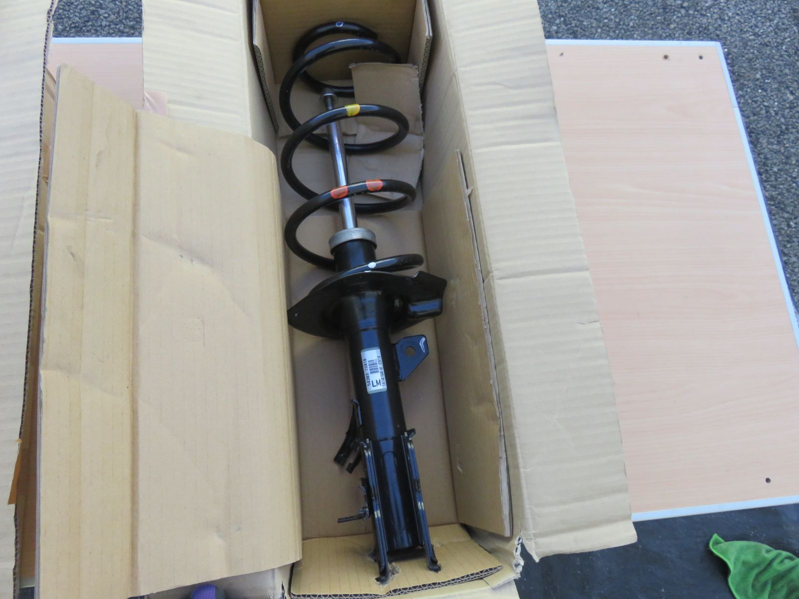 サスペンション ショックアブソーバーキット