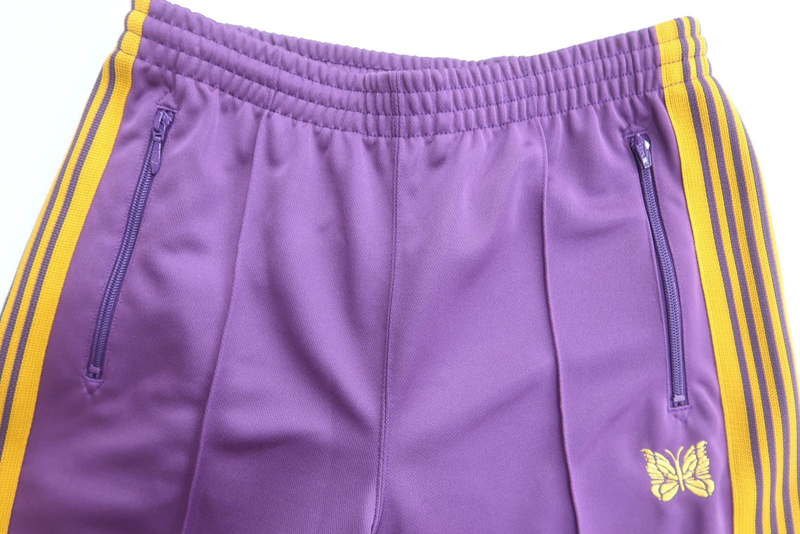 トラックパンツ