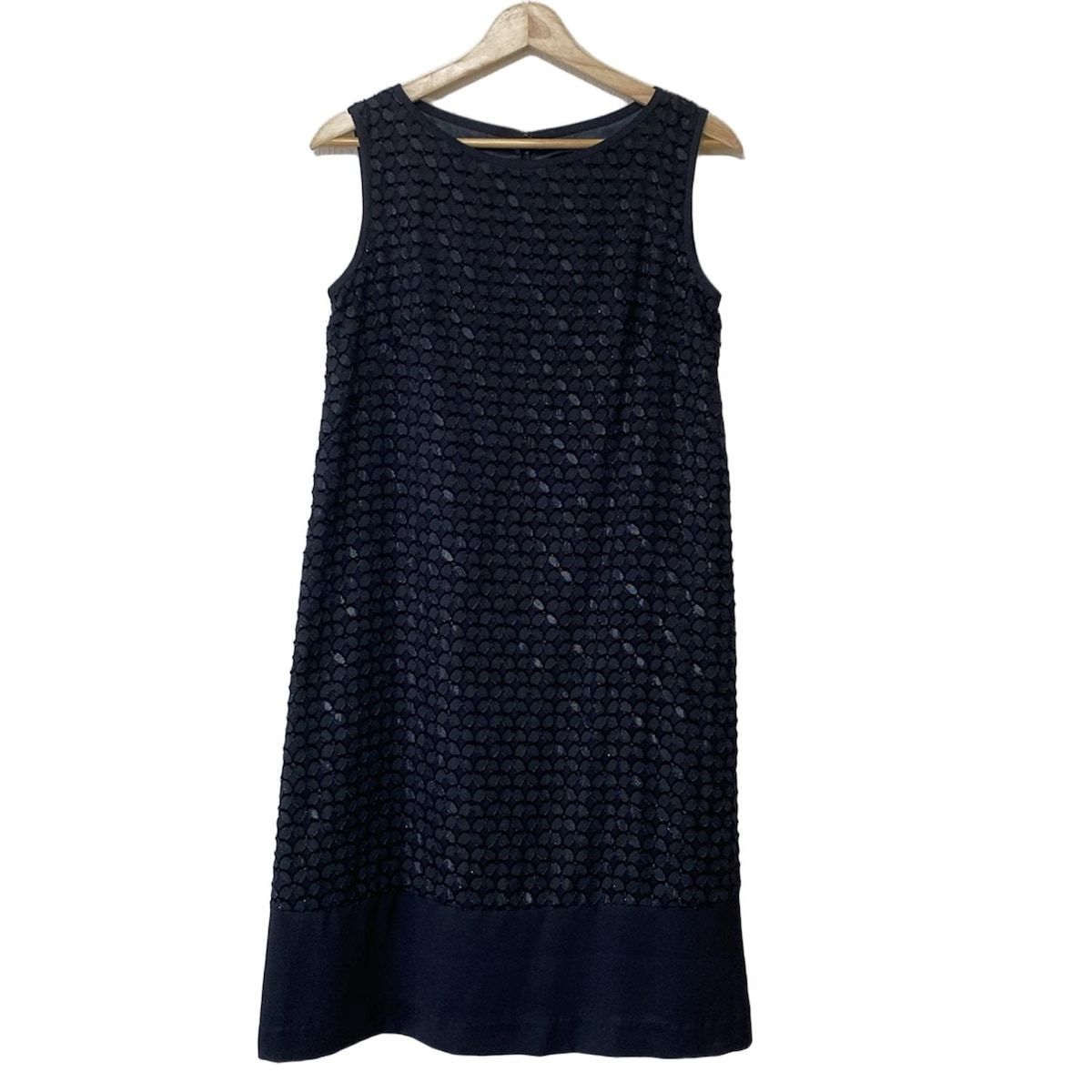 ⭐︎美品⭐︎UNTITLED アンタイトル　Wブレスト ミドル丈　ブルー　Mサイズ アンタイトル UNTITLED ミディ丈ノーカラーコート （ベージュ
