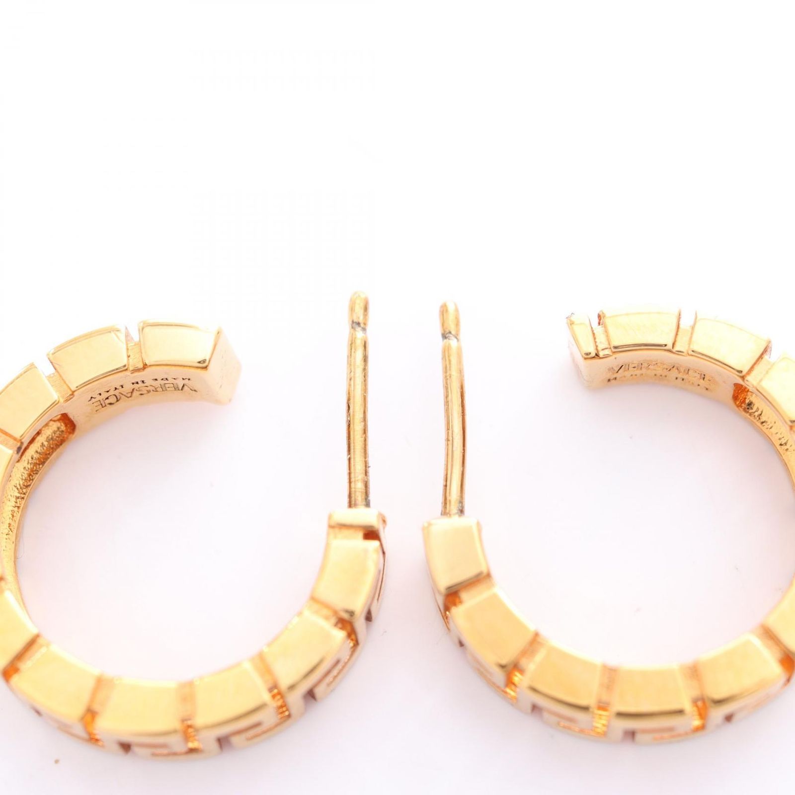 VERSACE ヴェルサーチ グレカ ピアス - メルカリ