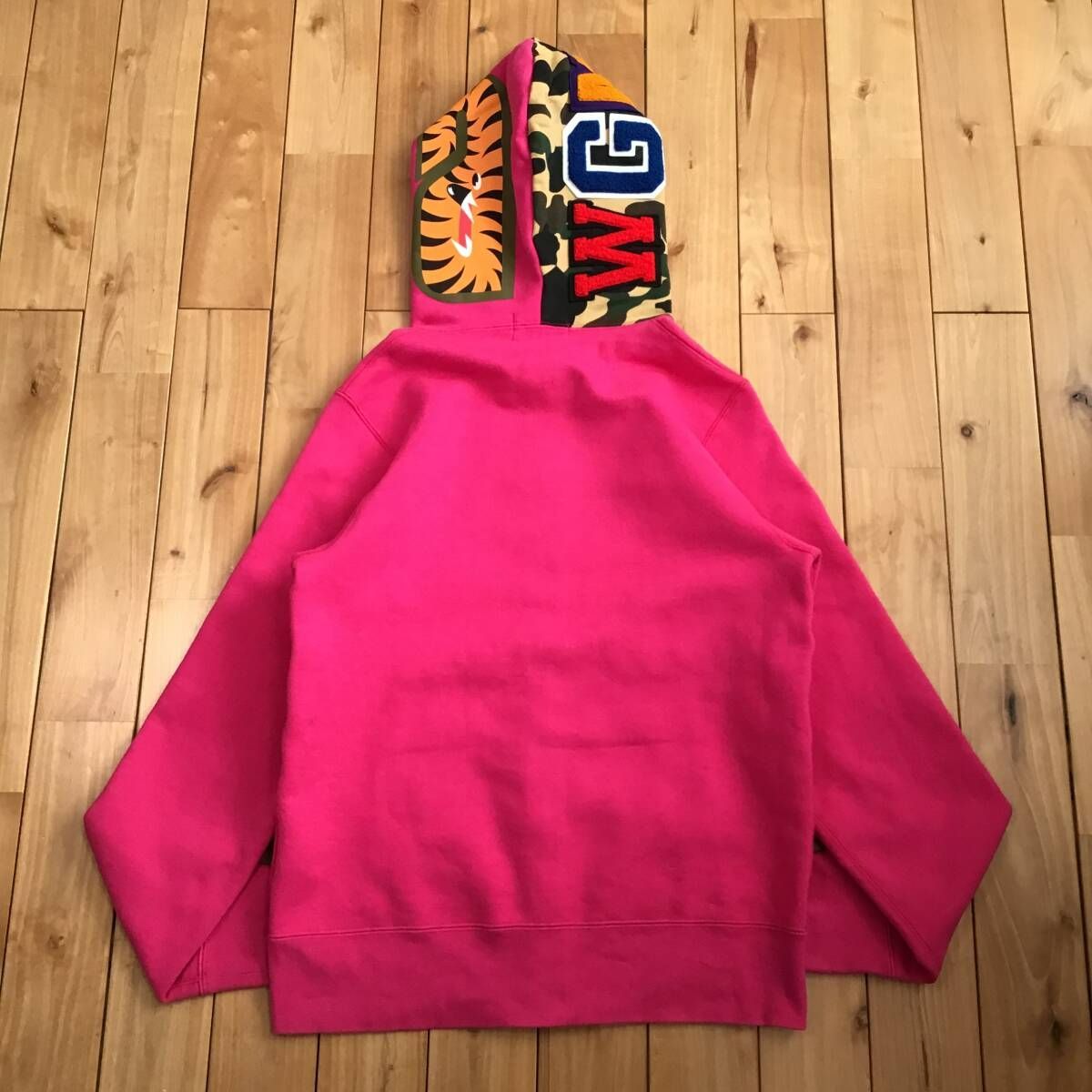 BAPE ピンク迷彩 シャークフード パーカー　エイプ フーディ ☆新品☆ XXV CITIES CAMO シャーク パーカー 2XLサイズ shark