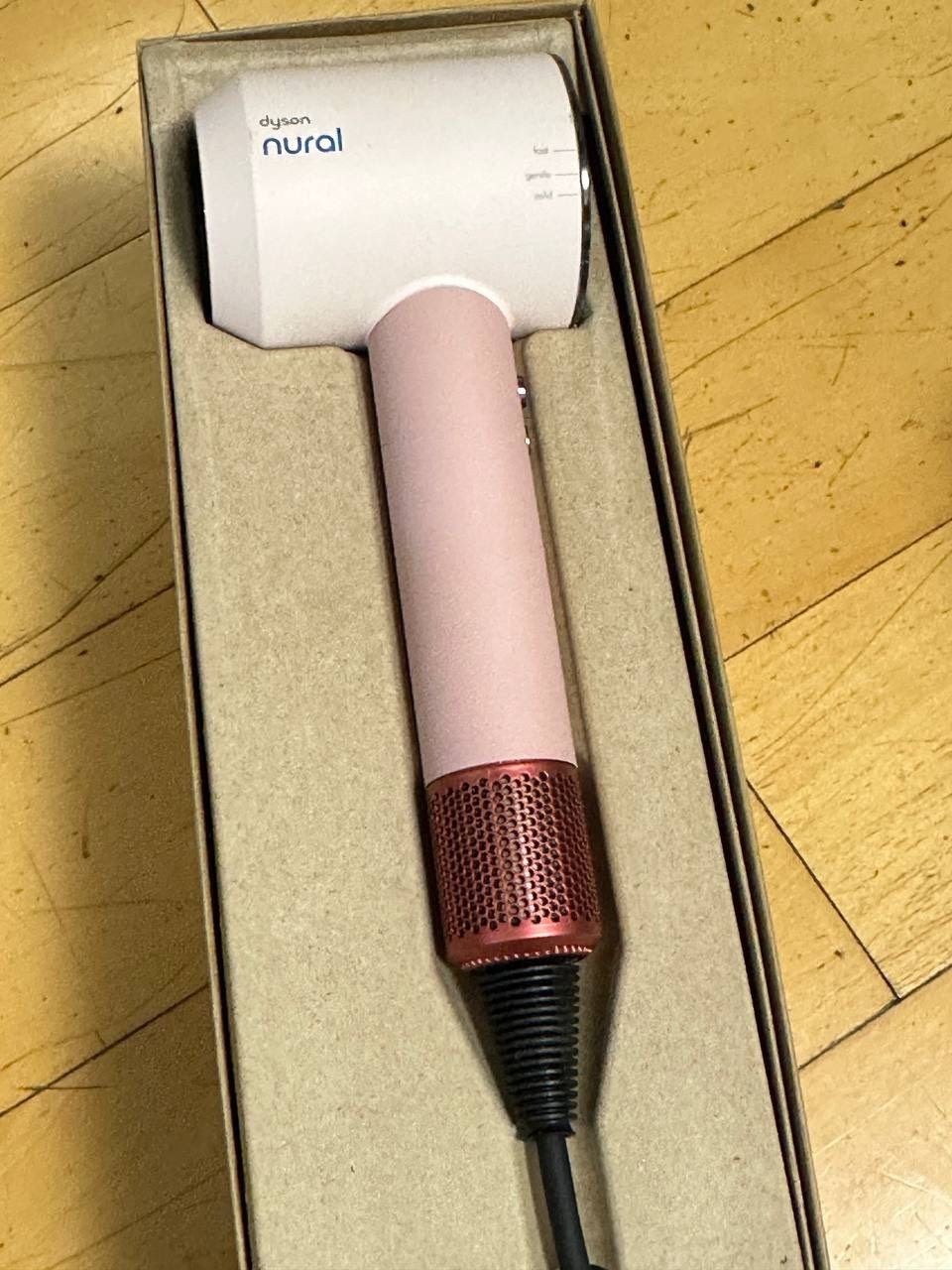 Dyson Nural Shineヘアドライヤー HD16 ♥の