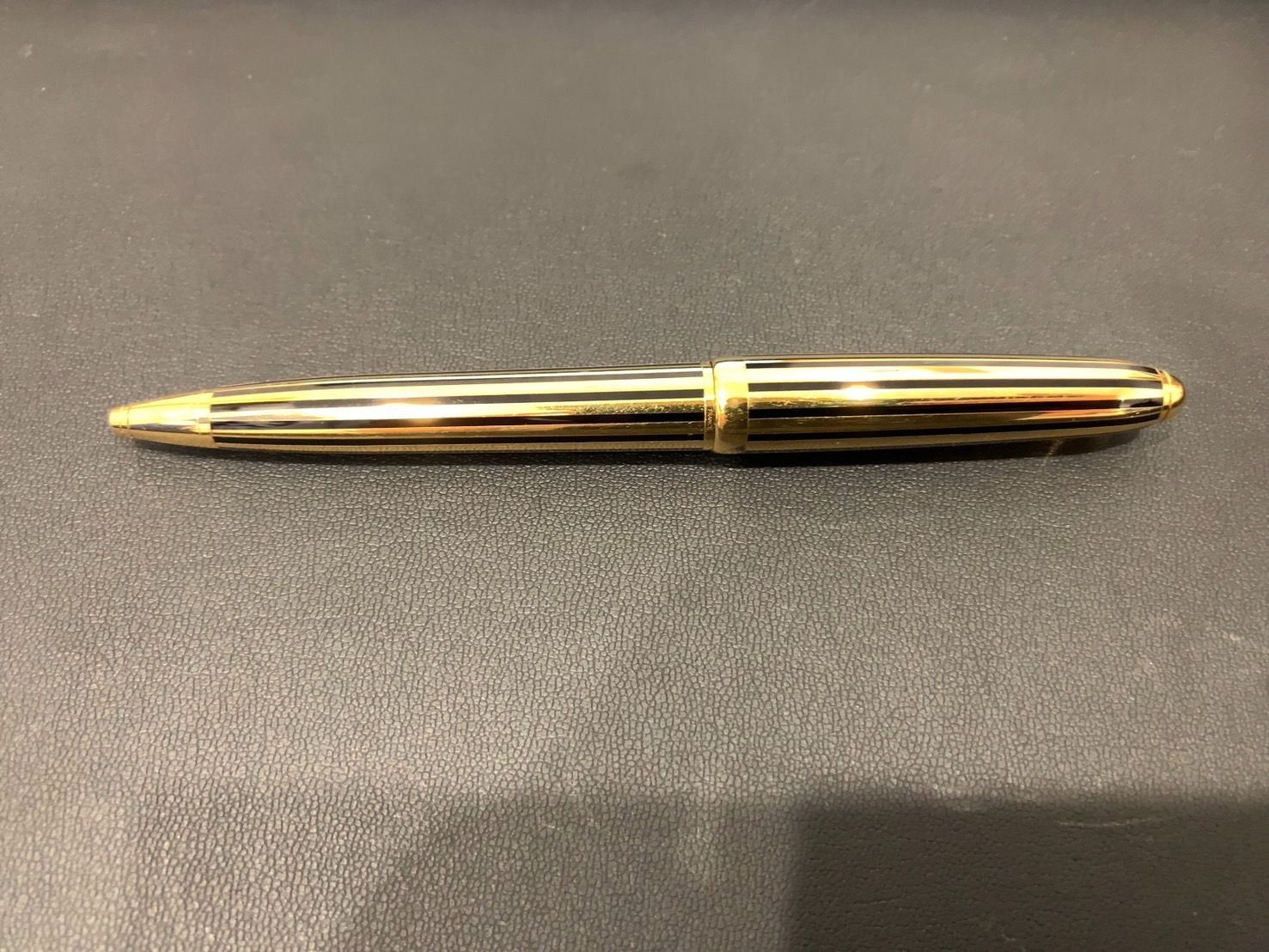 Cartier カルティエ ボールペン 万年筆 黒い万年筆 ケース付き