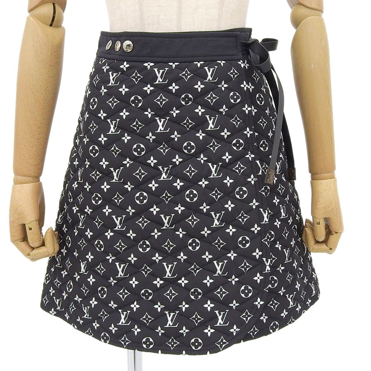 Louis Vuitton ルイヴィトン グラフィックキルテッド ミニ ラップ 