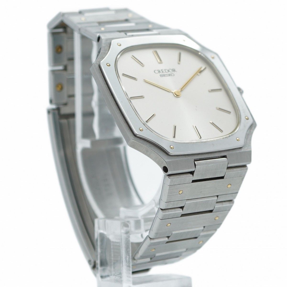 ゴールド文字盤