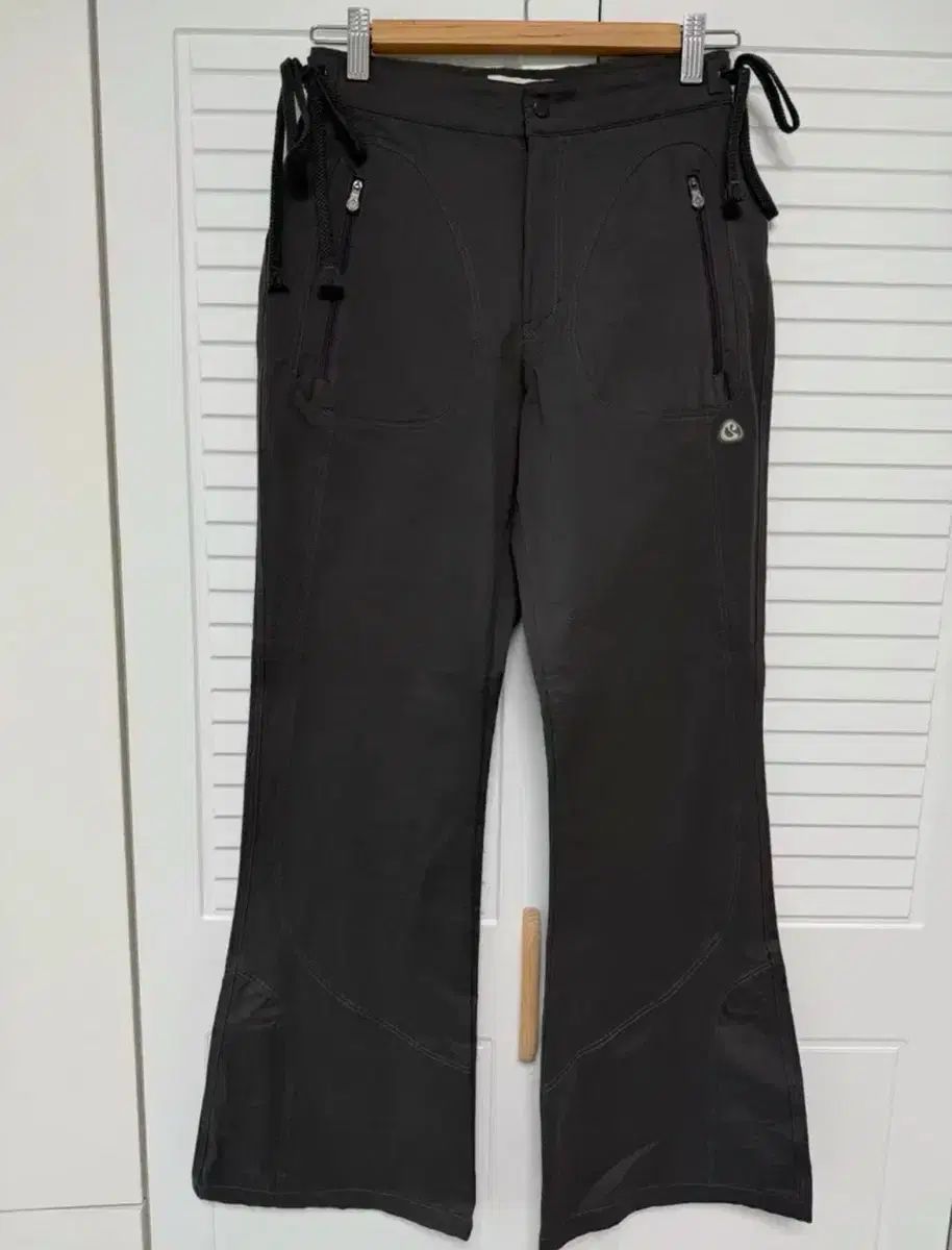 SUU smarturbanuseful こいせいお シャーリング パンツ
