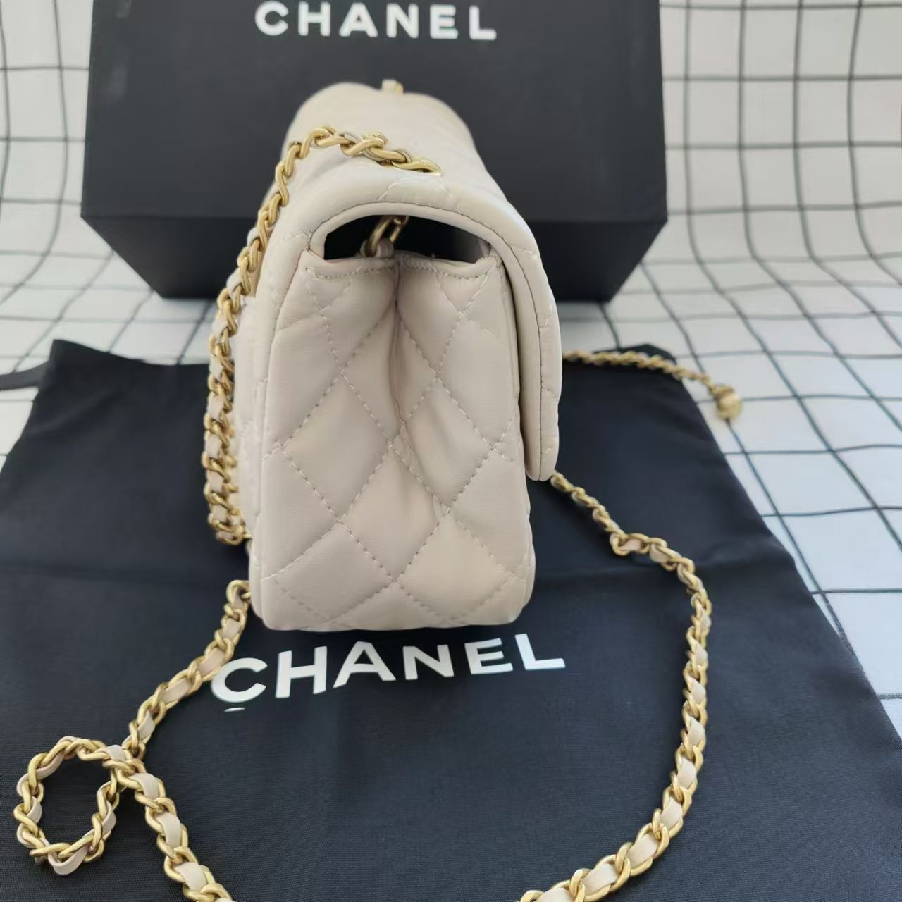 CHANEL シャネル ショルダーバッグ