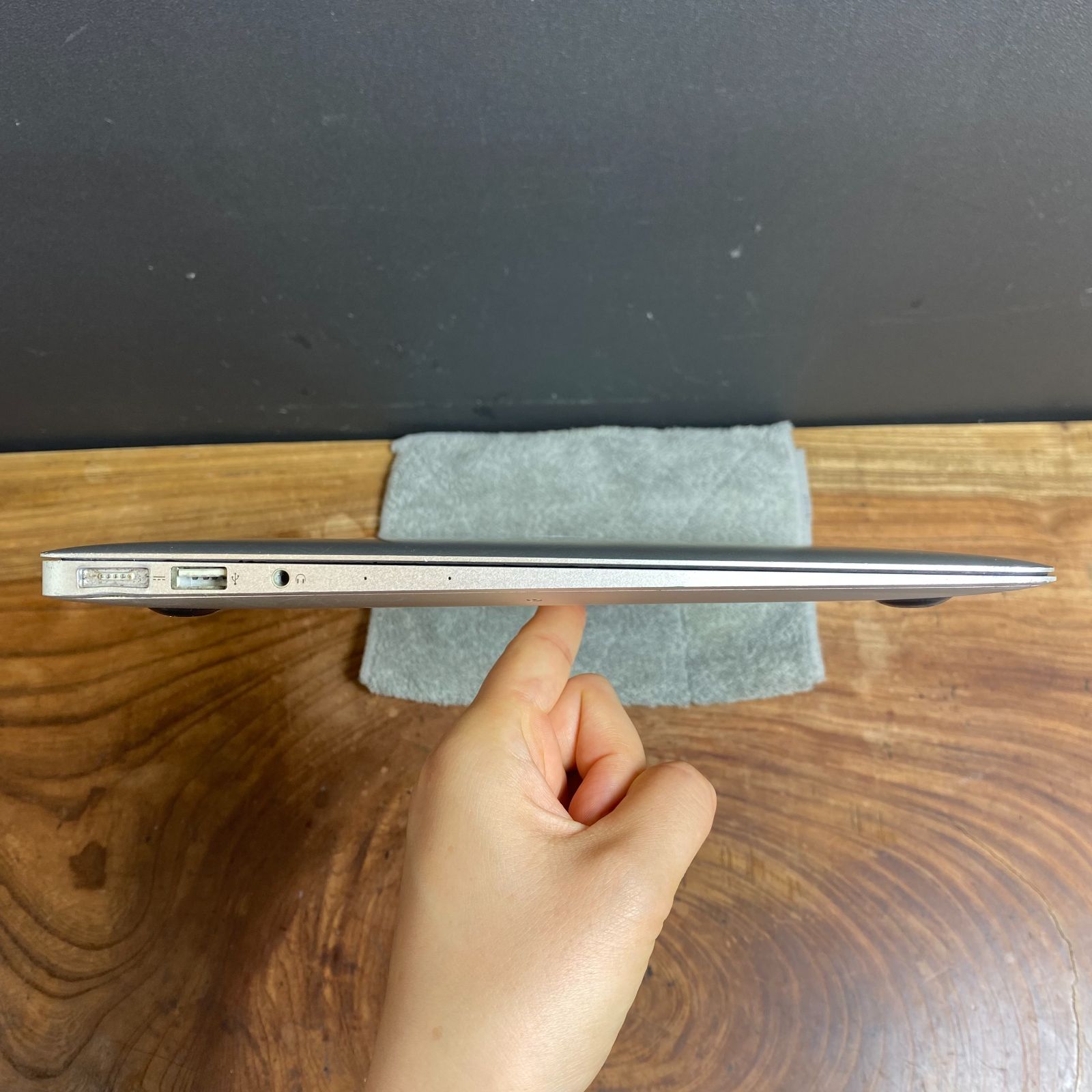 ジャンク品］Apple MacBook Air 13inch 2013/Core i5 1.3GHz