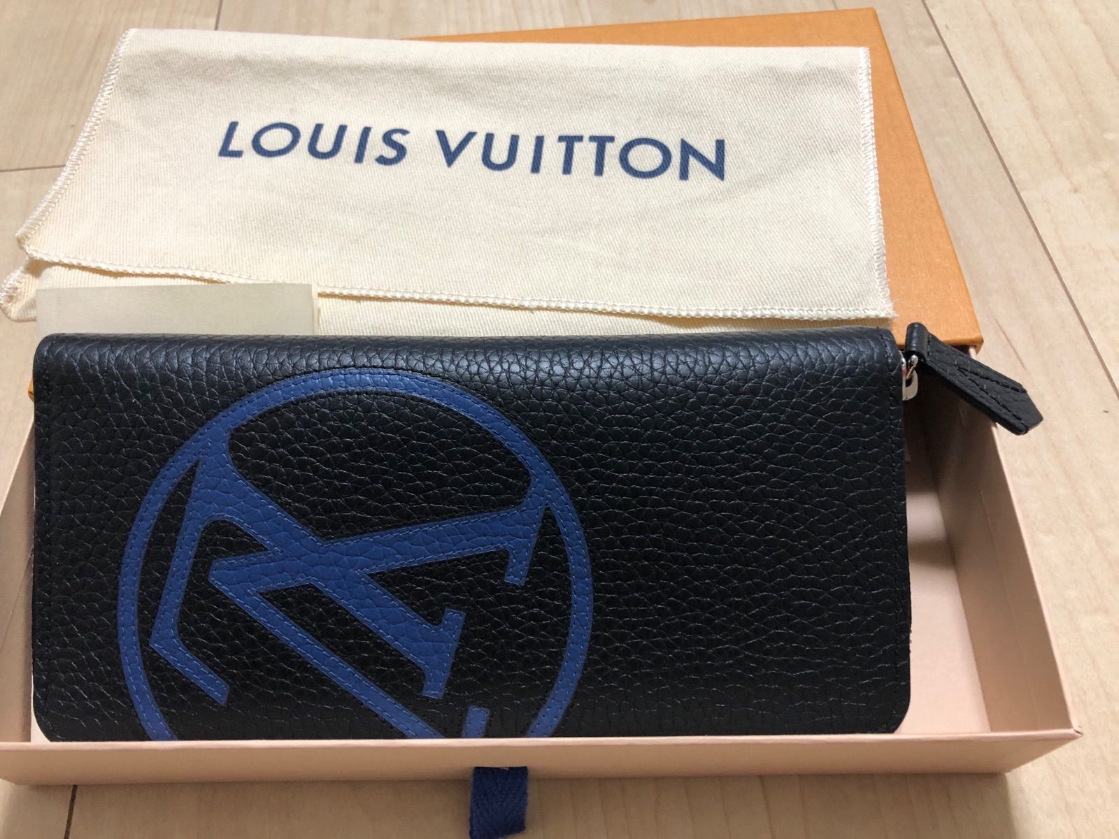 人気完売品！ルイヴィトン トリヨンレザー長財布 サークルロゴ 限定品 現入手不可 ルイヴィトン トリヨンレザー長財布 サークルロゴ