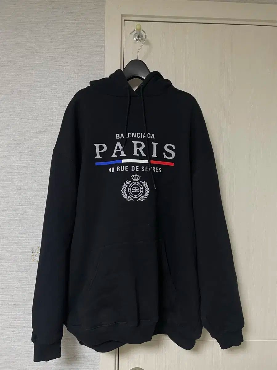 【雷市場（ポンジャン）商品韓国直送】 S BALENCIAGA(バレンシアガ) パリ ロゴ フード 黒