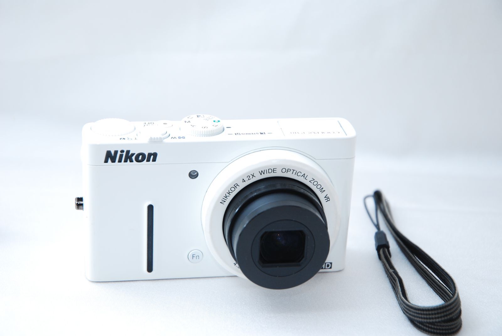 ニコンCOOLPIX P310 コンパクトデジタルカメラ白 - メルカリ