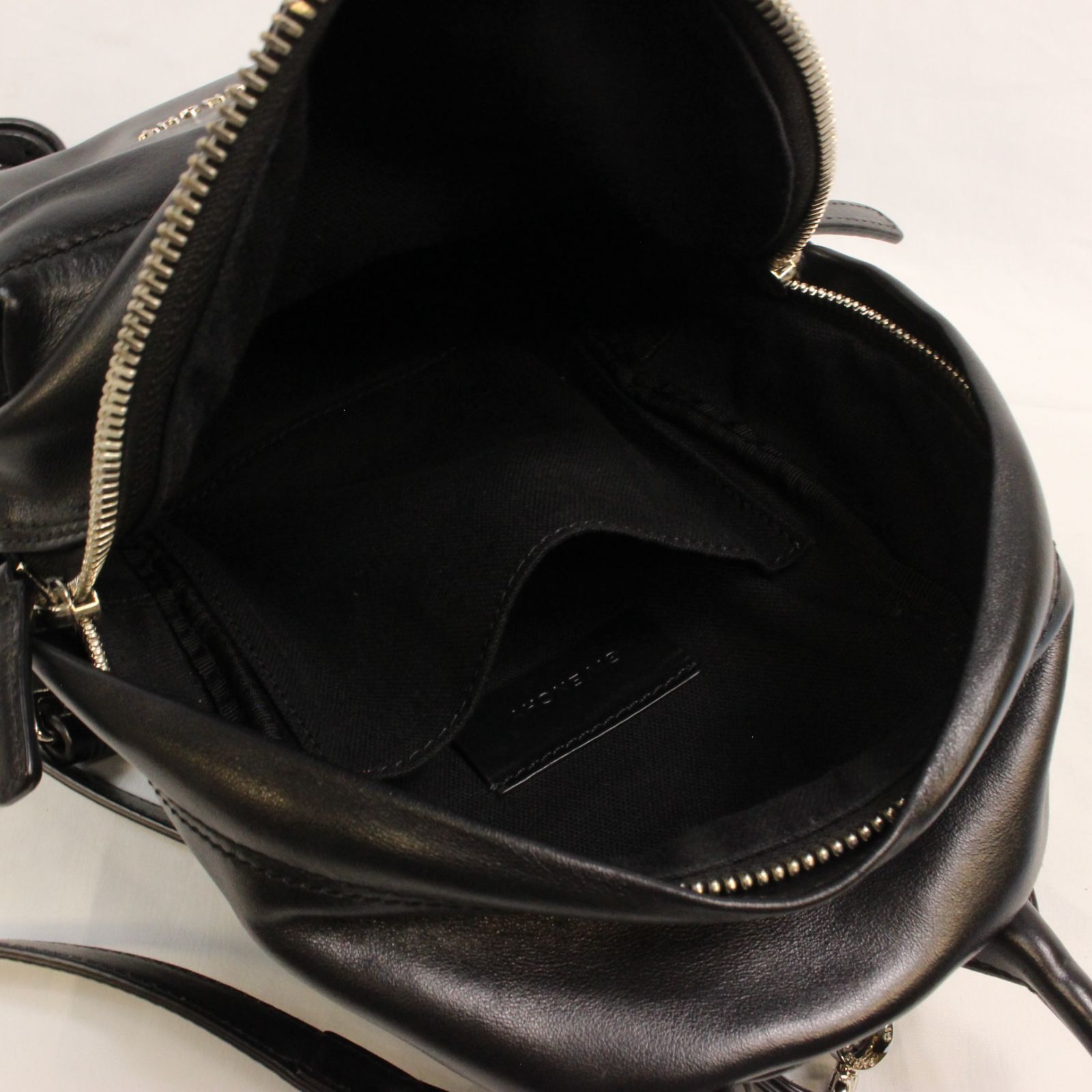 GIVENCHY ジバンシィ ナノレザー スムースレザー ミニリュック GIVENCHY ジバンシィ ナノレザー スムースレザー ミニリュック