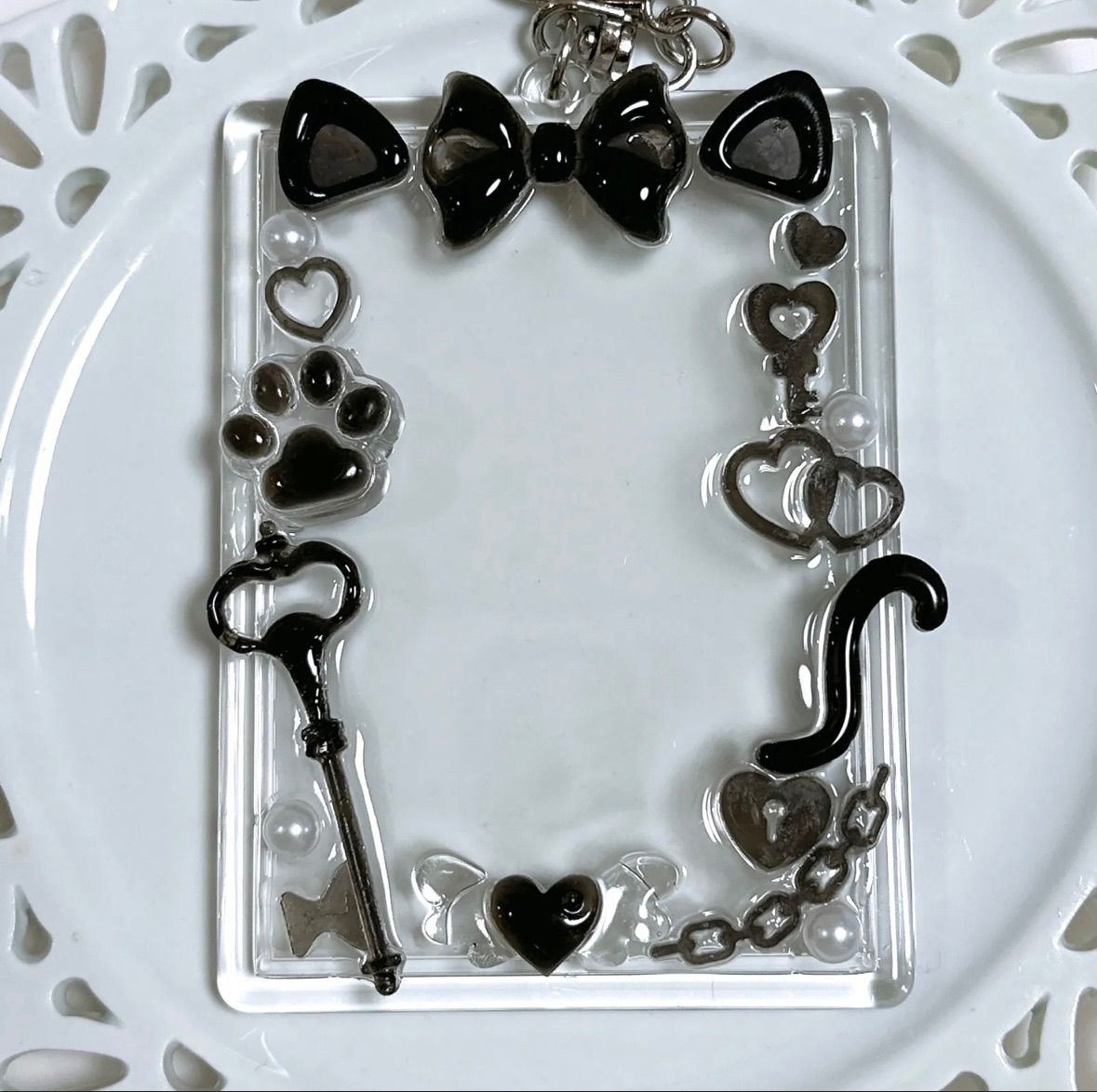 黒猫　トレカ Amazon.co.jp: 88flix トレカケース 韓国 キーホルダー 黒猫