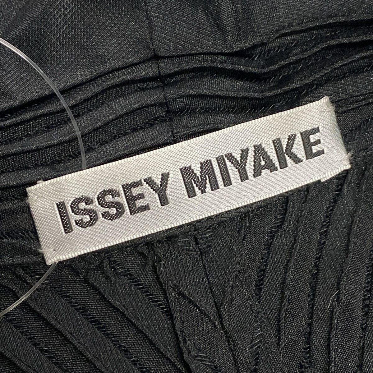 ISSEYMIYAKE(イッセイミヤケ) コート サイズ2 M レディース美品 - 黒  