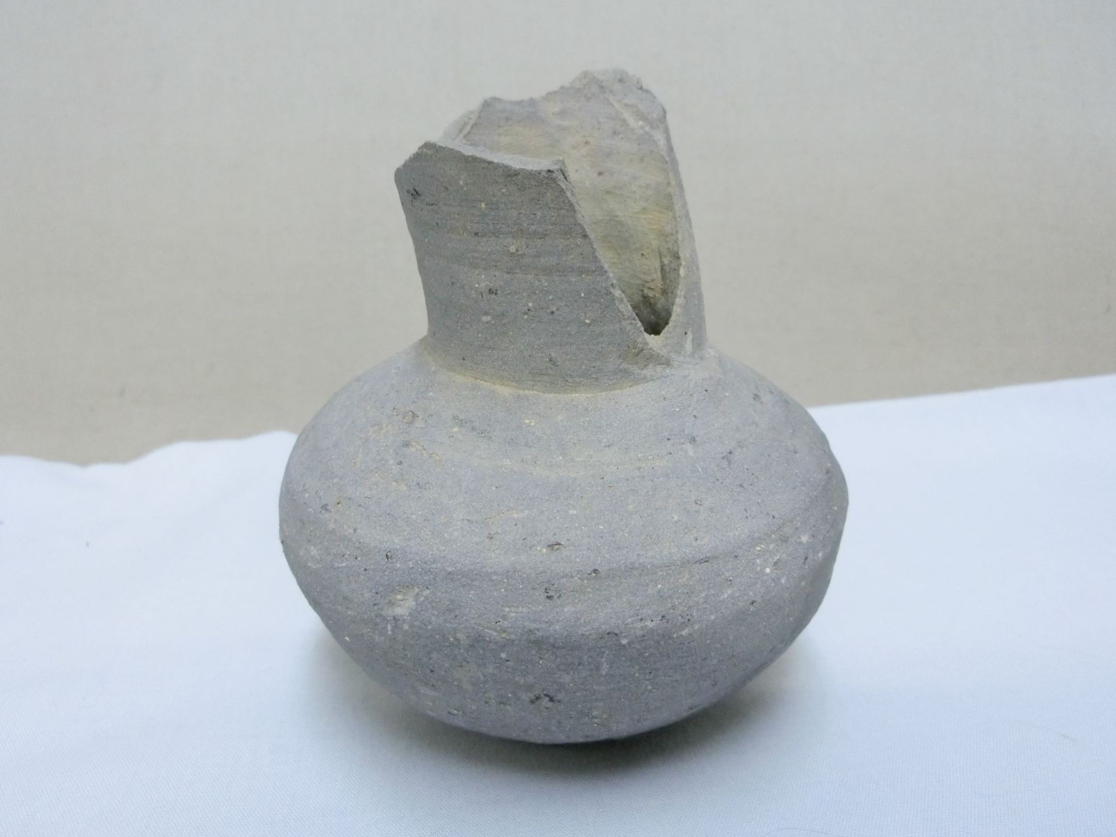 歴史資料！【発掘品 土師器 土器 広口作り 出土品・5K・灰色 須恵器