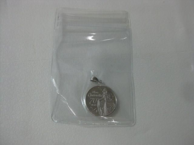 ディズニー ペンダントトップ シンデレラ 70周年記念 純Pt×Pt900 メダルペントップ 1 10oz 3.7g プラチナ900