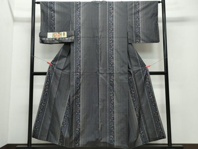 平和屋着物○本場大島紬 9マルキ 花唐草文 やまと誂製 中田織物謹製  