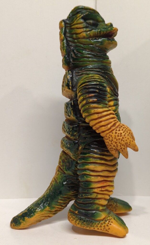 ヒロ❤︎復刻堂 宇宙怪獣1号しわ怪獣（オレンジ成型/目金/赤・緑塗装） ヒロ様専用❤︎復刻堂 宇宙怪獣1号しわ怪獣（オレンジ成型/目金
