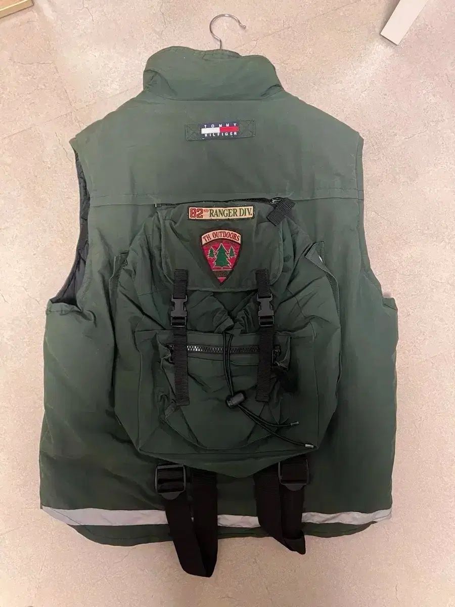 FOXWOOD TALES シャドーボックス用プリント6種と藤田三歩アート本の