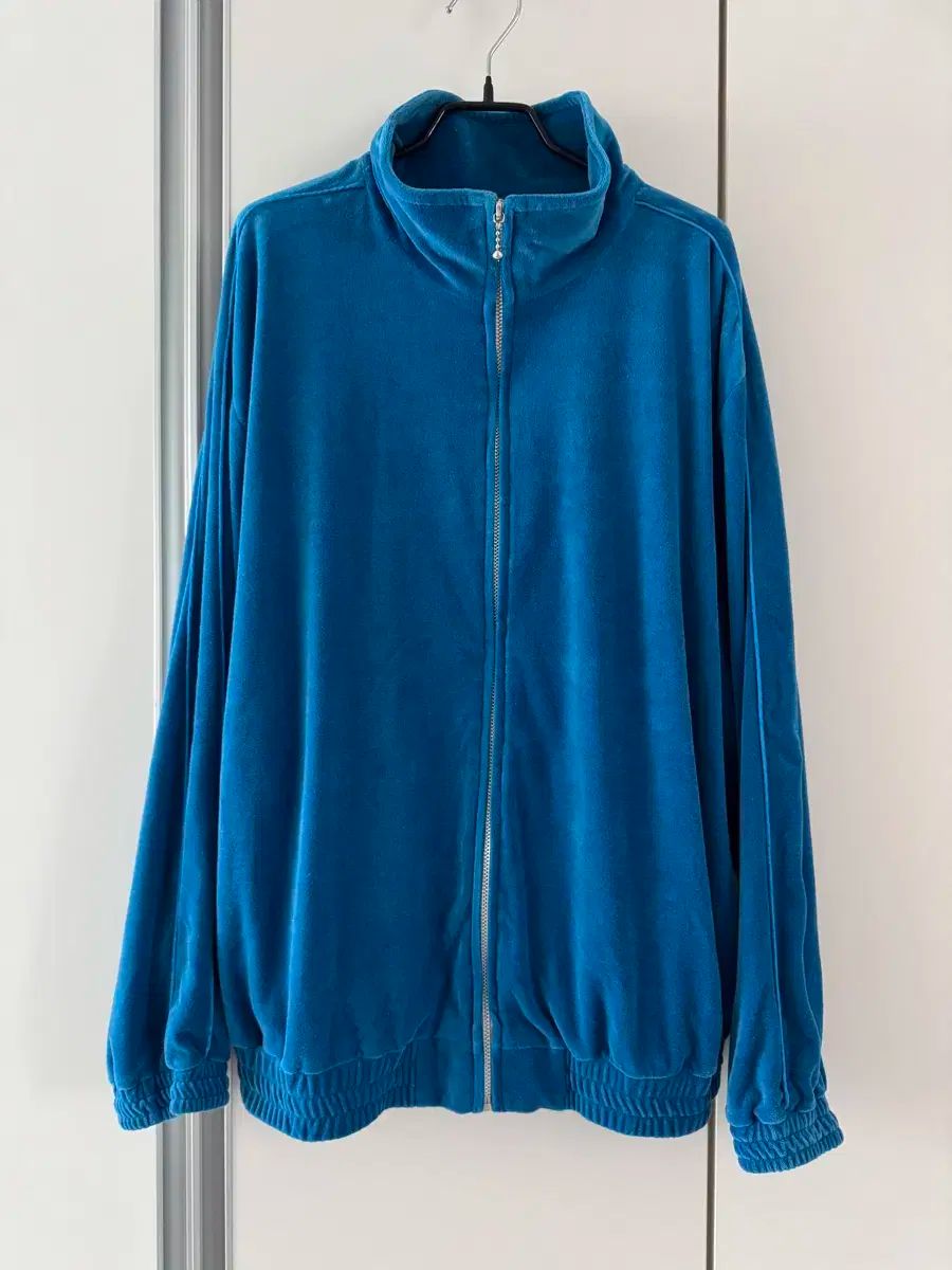 スタンドアロン トレーニングウェア セットアップ