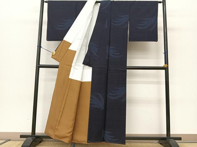 平和屋着物○本場結城紬 重要無形文化財 100亀甲 飛び亀甲 草花文