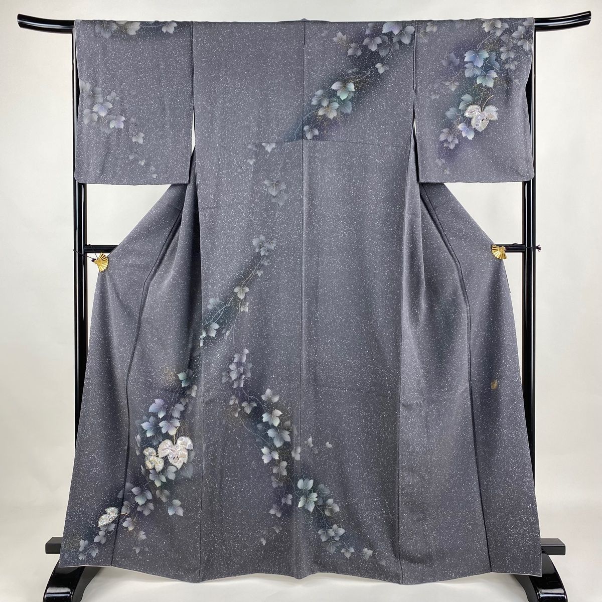 付下げ 身丈164cm 裄丈66cm M 袷 落款 蔦 宝尽くし 刺繍 金銀彩 灰紫  