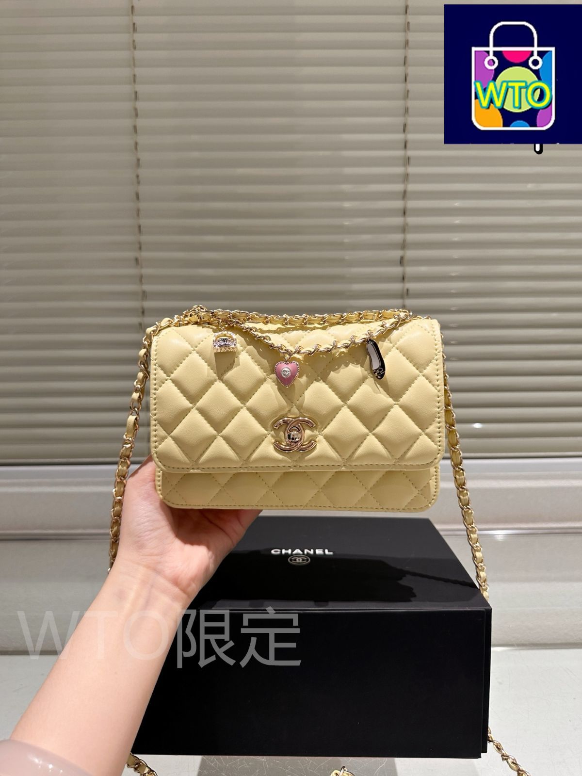 小花がかわいくてエレガントな♪【CHANEL】25P チェーンベルト 小花がかわいくてエレガントな♪【CHANEL】25P チェーンベルト