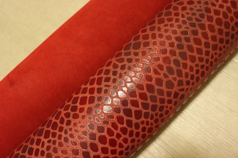 レザー　革　ホール　ヌメ　端切れ　ハギレ  イタリア レザー 革 ホール ヌメ 端切れ ハギレ イタリア - メルカリ