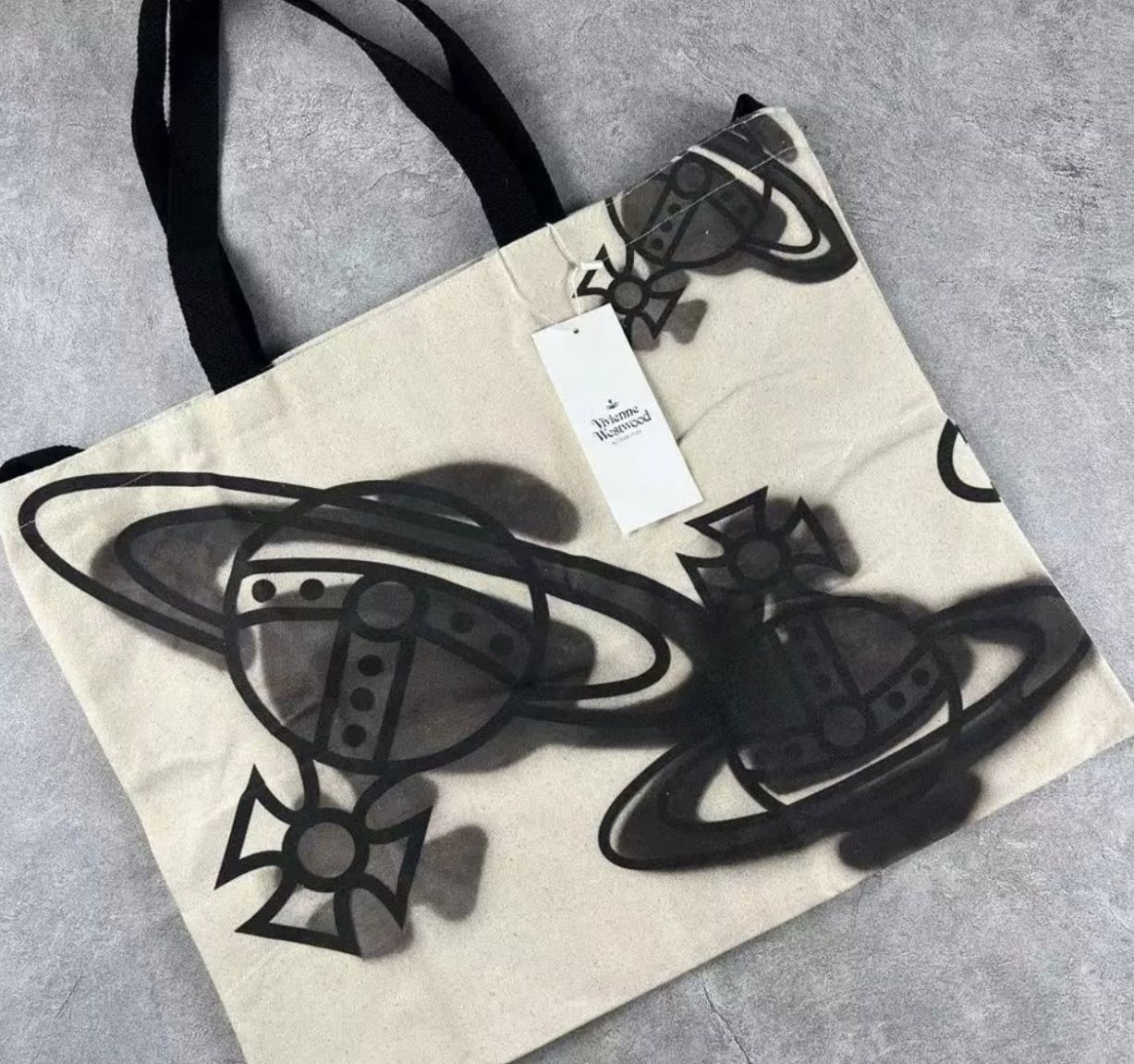 ヴィヴィアンウエストウッド　ブラックコーデュロイ　トートバッグ Vivienne Westwood（ヴィヴィアンウエストウッド）の「ｺｰﾃﾞｭﾛｲ