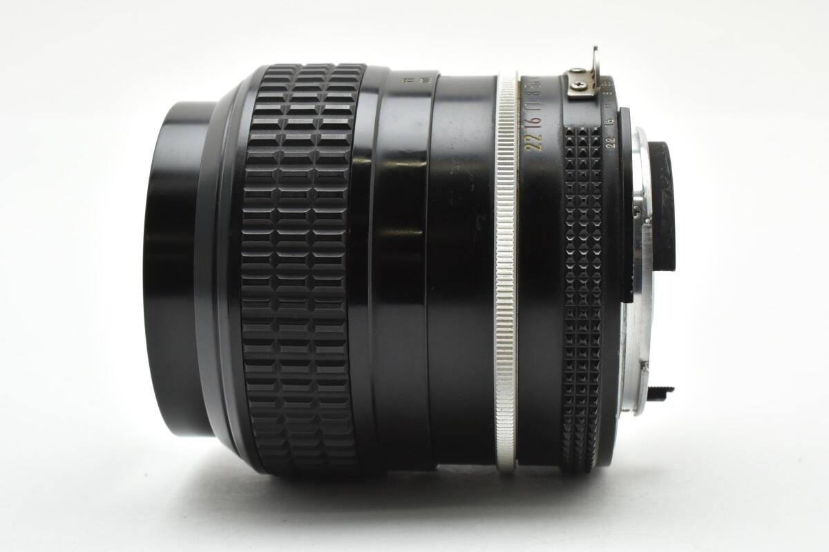  ニコン Nikon Ai NIKKOR 105 mm F 2 5 マニュアルフォーカスレンズ L 40 6815 レンズ(単焦点) カメラ