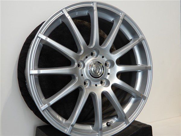 17インチ 未使用4本セット(7.0J 5穴114.3 ＋48 BP) タイヤ215/45R17付 セレナ C25/C26/C27 ランディ 数量限定特価 （W2257） 中古 17インチ スタッドレスタイヤ・アルミホイール 215⁄55R17 7.0J