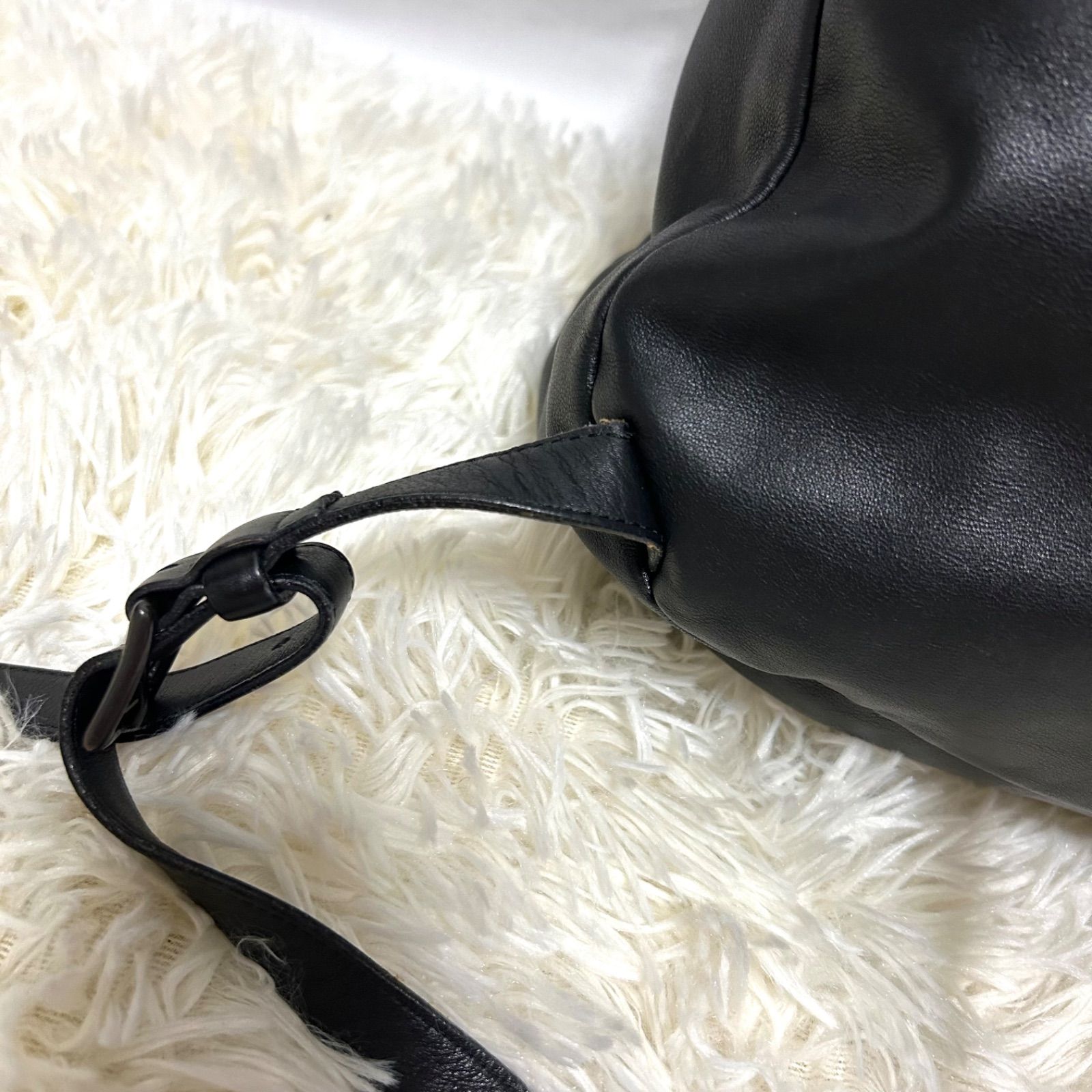 美品 GIORGIO ARMANI ジョルジオアルマーニ レザー リュック ブラック 