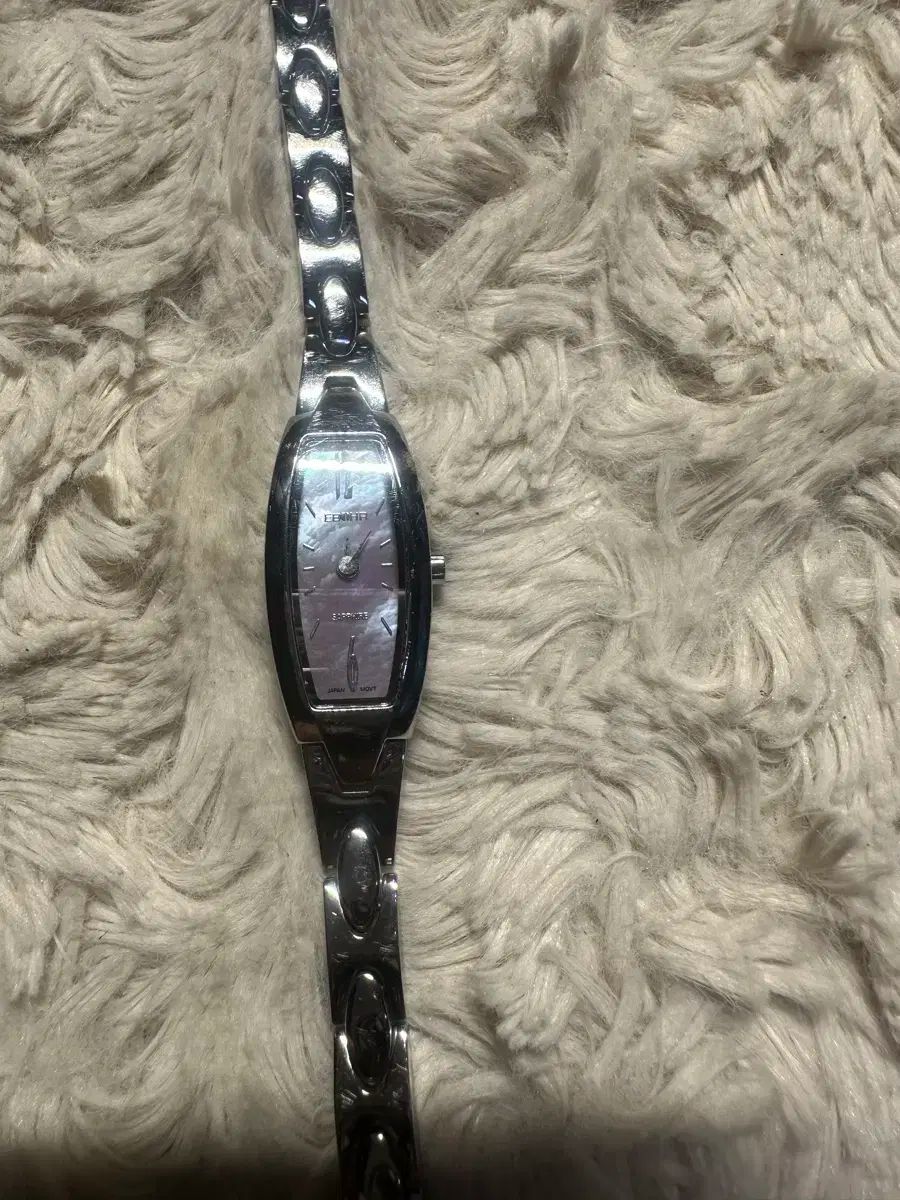 EBOHR 이보 レディース用 白蝶貝 ダイアル メタル リスト時計 8万円で