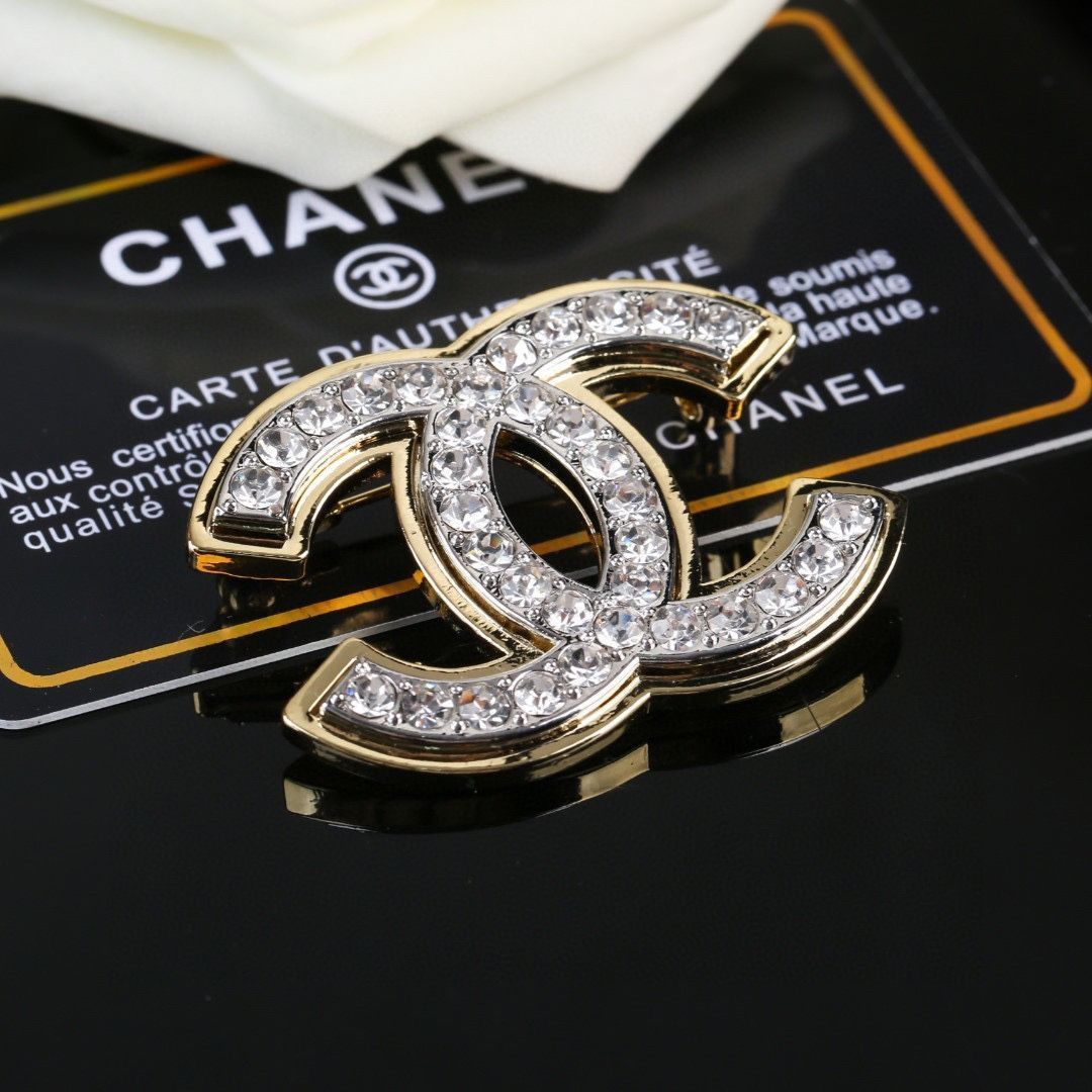 極美品 CHANELシャネル 新しいブローチ - メルカリ