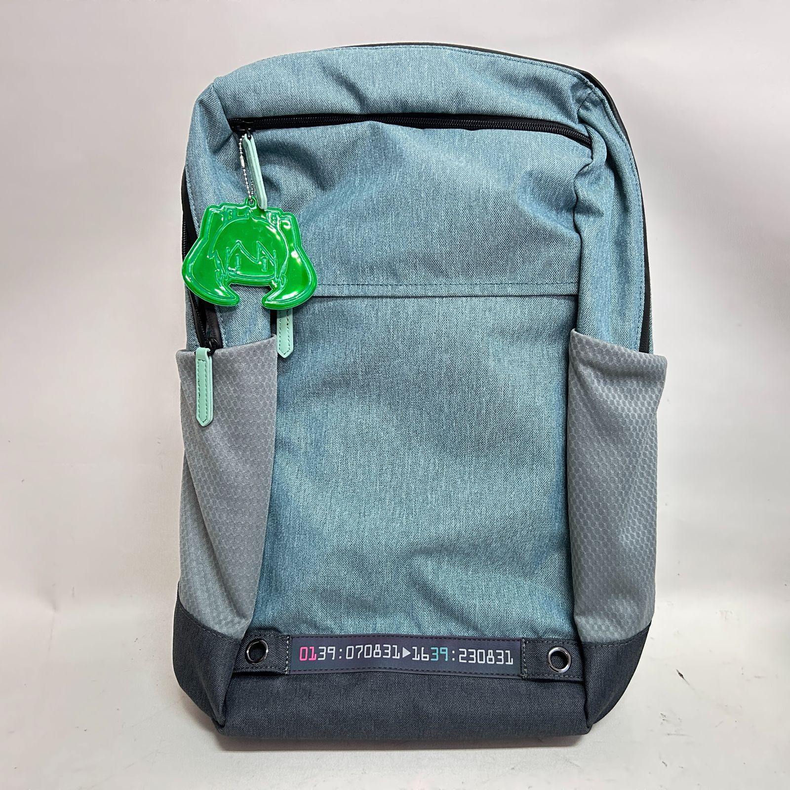 浜館41-888】 初音ミク PCリュック ミクグリーン 【中古品】 - メルカリ