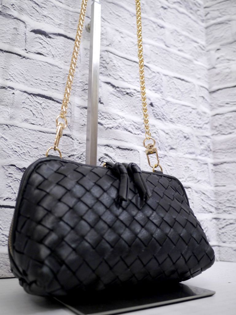 ボッテガヴェネタ イントレチャート ポシェット クロスボディ 斜め掛け