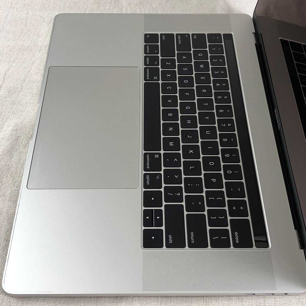 ◇ジャンク品・本体のみ◇Apple MacBook Pro (15-inch, 2017) 【Touch Bar・i7・16GB・512GB・Radeon  Pro 560】☆画面表示異常他A1707 EMC3162/LT-JUNK-241019（192266） - メルカリ