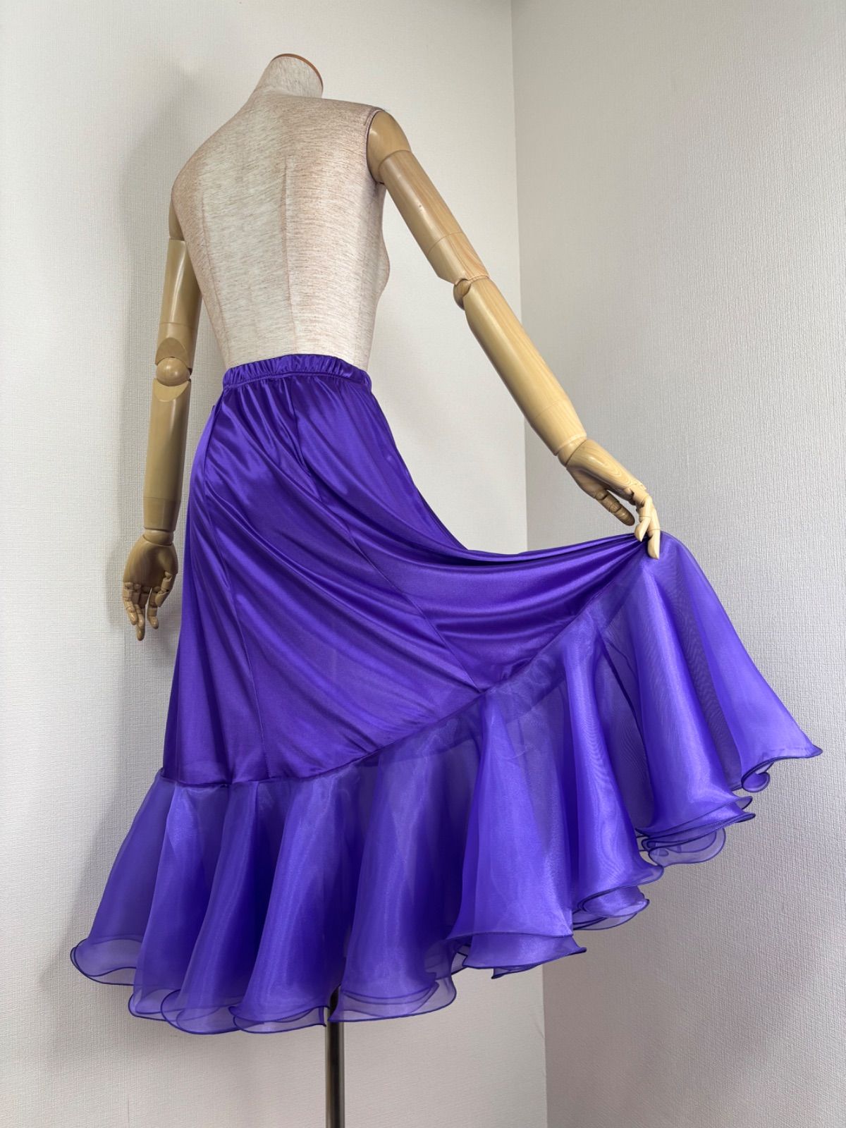 社交ダンス】ジャンティ 黒地花柄トップス 社交ダンスgentilのトップス