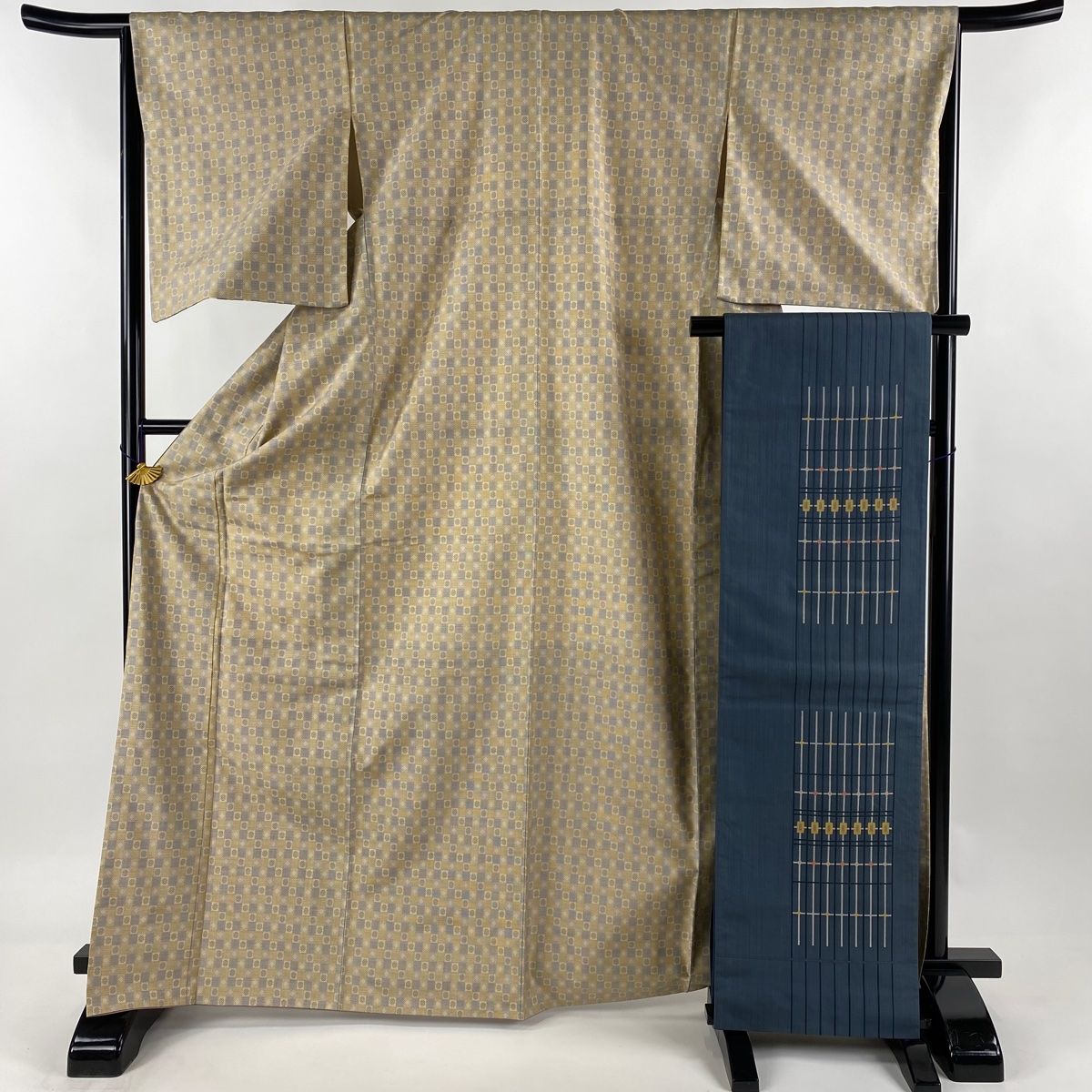 着物セット 身丈169.5cm 裄丈65cm M 袷 袋帯セット 格子 幾何学 ベージュ 正絹 秀品