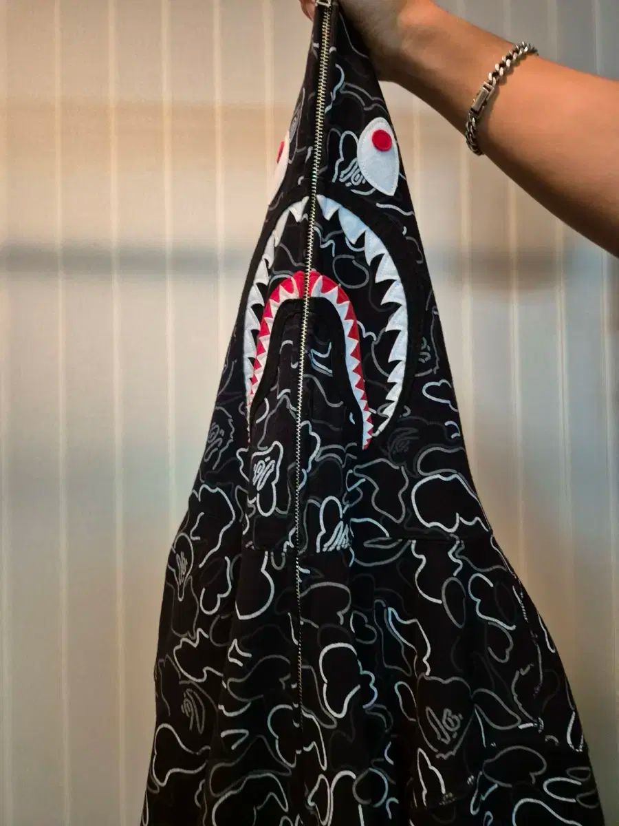 A BATHING APE アベイシングエイプ ネオン カモフラ ジップアップパーカー