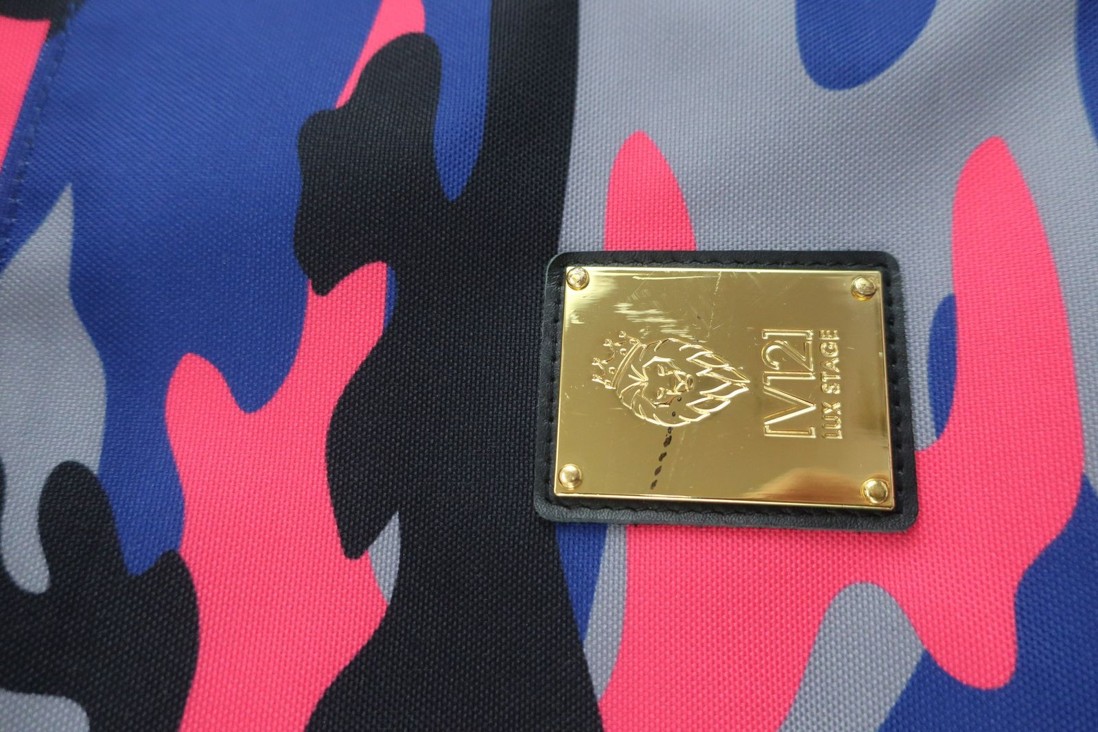 V12 ヴィトゥエルヴ　ゴルフ　トートバッグ　迷彩 美品】V12(ヴィトゥエルブ) トートバッグ 青系カモフラ柄