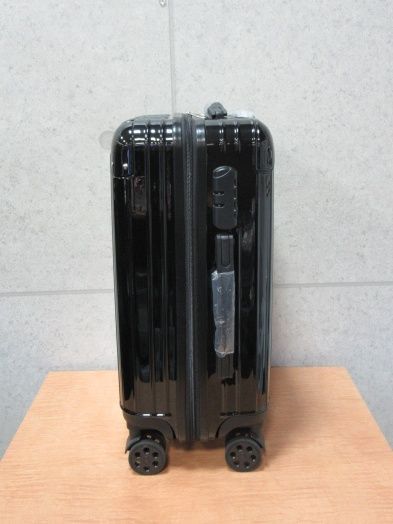 激レア　非売品　MASTER BUNNY EDITION キャリーケース 激レア非売品MASTER BUNNY EDITION キャリーケース