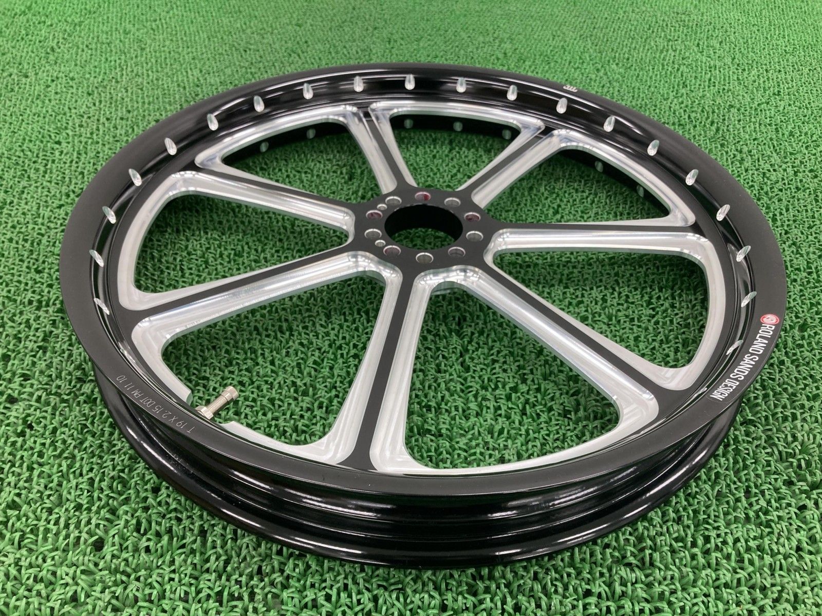 ローランドサンズデザイン製ハーレー フロントホイール 社外 スポーツスター ソフテイルロッカー 19X2.15 JWL DIESEL 【中古】 3 ローランドサンズデザイン製ハーレー フロントホイール 社外 バイク