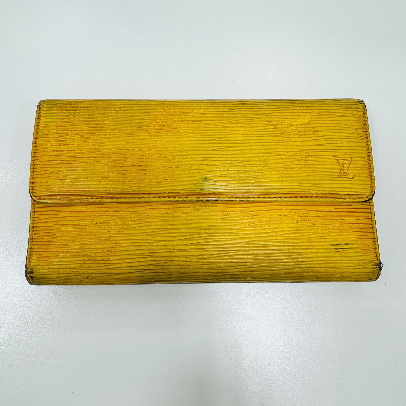 ルイ・ヴィトン LOUIS VUITTON 長財布 エピ ポルトトレゾール